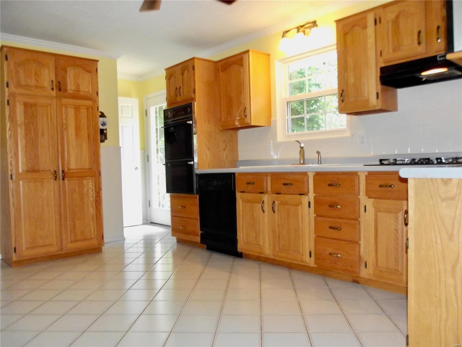 10812 Lacklink Road St. Louis, MO 63114 - Photo 8 of 30 Gallery Image 8
