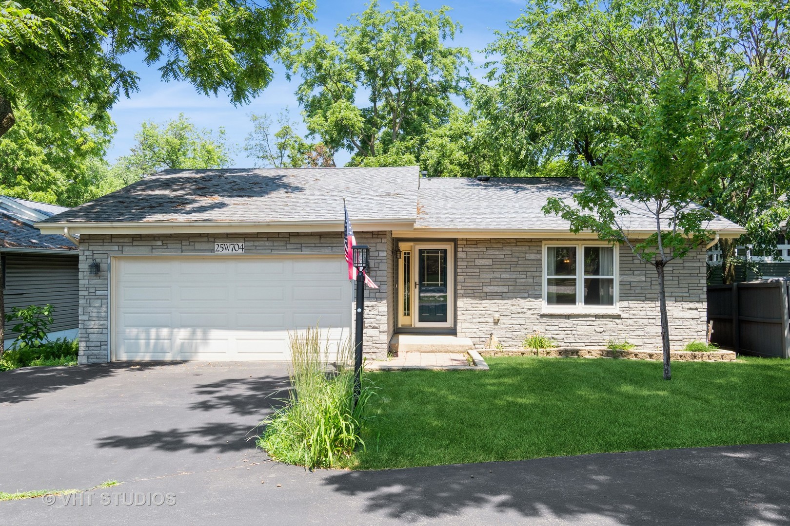 25W704 Jewell Road Wheaton, IL 60187 - Photo 2 of 42