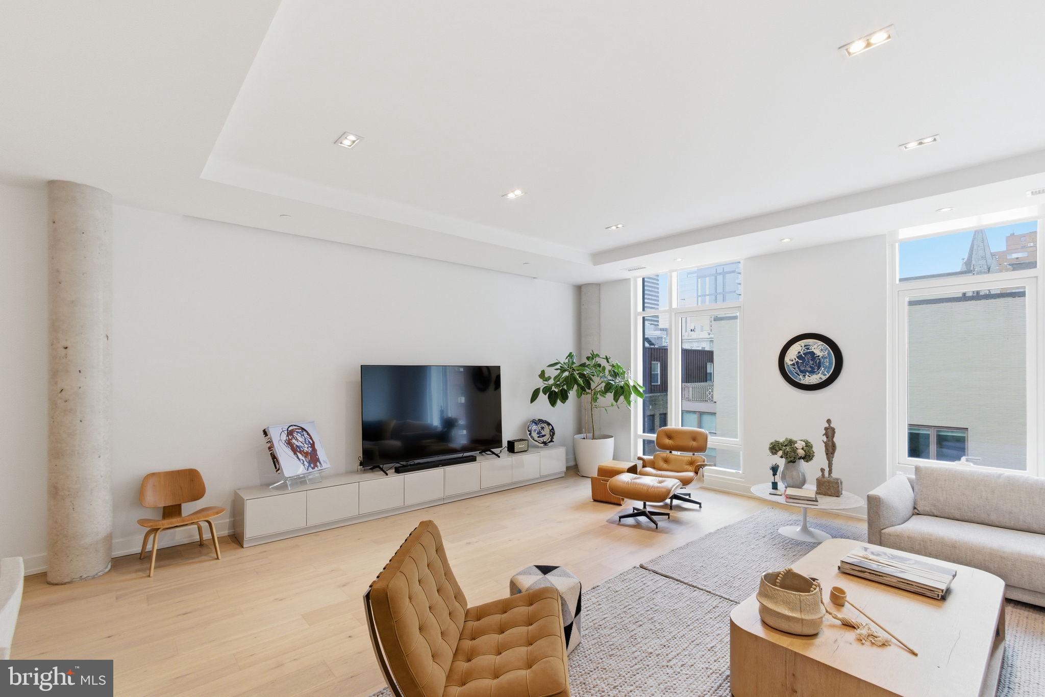 2108-10 Walnut Street, Unit 301 Philadelphia, PA 19103 - Photo 6 of 34