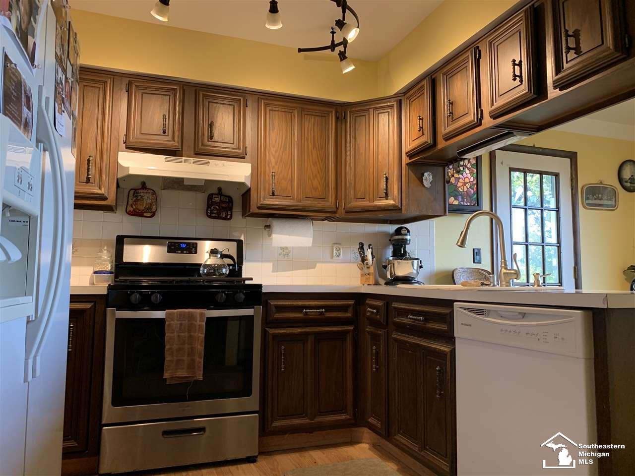 11176 Exeter Road Carleton, MI 48117 - Photo 21 of 34