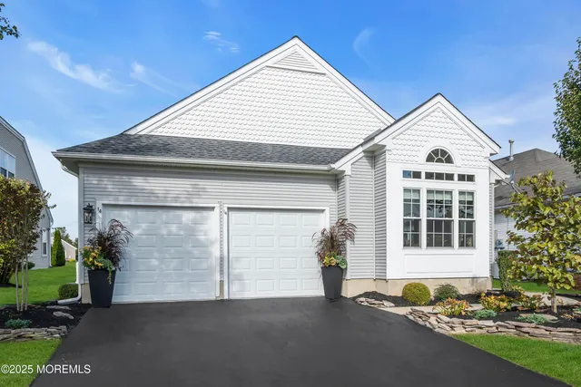 $599,900 | 14 Isabella Drive, Manchester Township, NJ 08759
