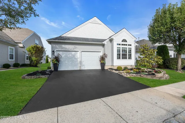$599,900 | 14 Isabella Drive, Manchester Township, NJ 08759