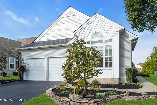 $599,900 | 14 Isabella Drive, Manchester Township, NJ 08759