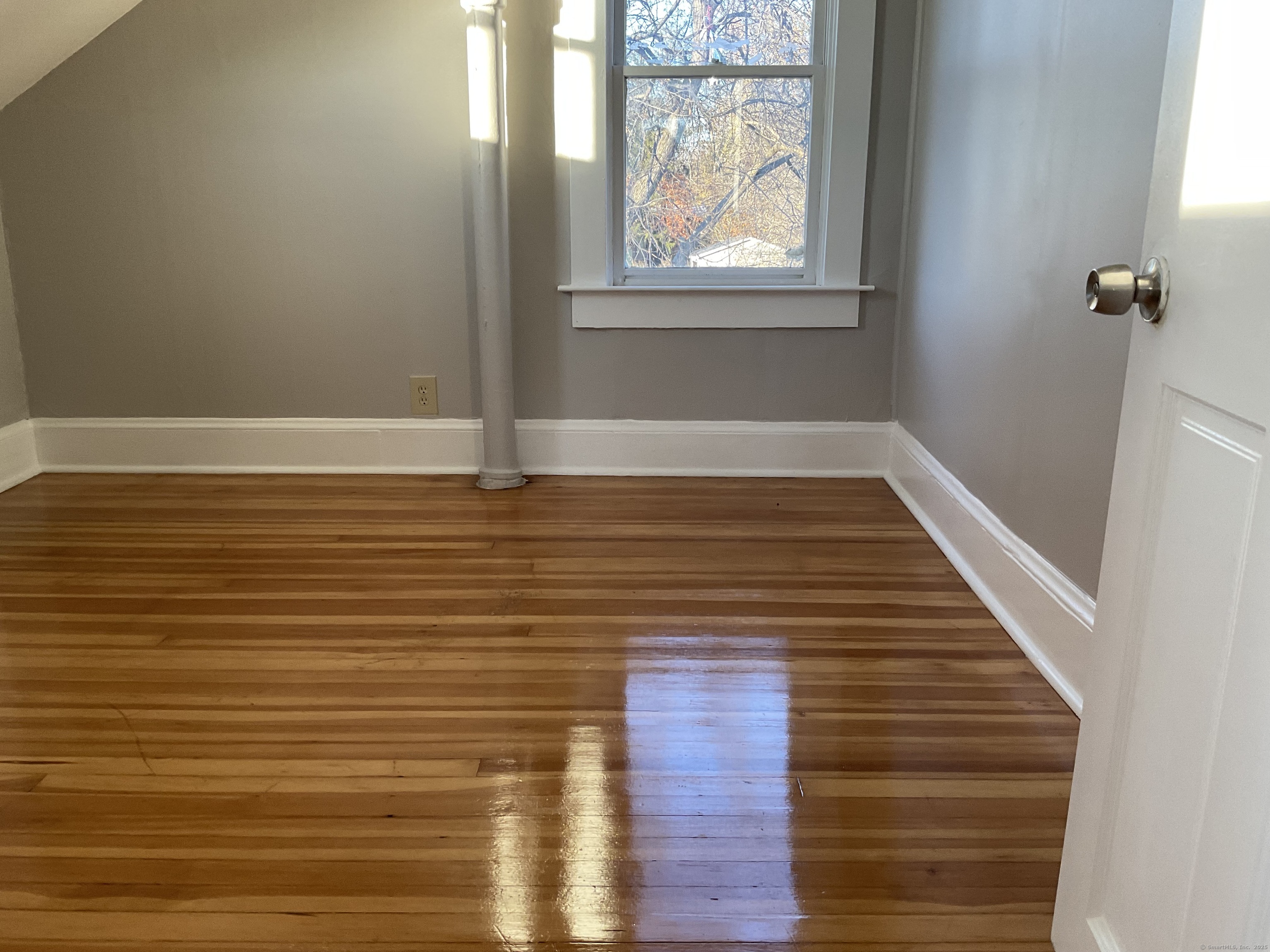 16 Lake Street, Unit 2W Middletown, CT 06457 - Photo 8 of 15 a view of lot of wooden floor
