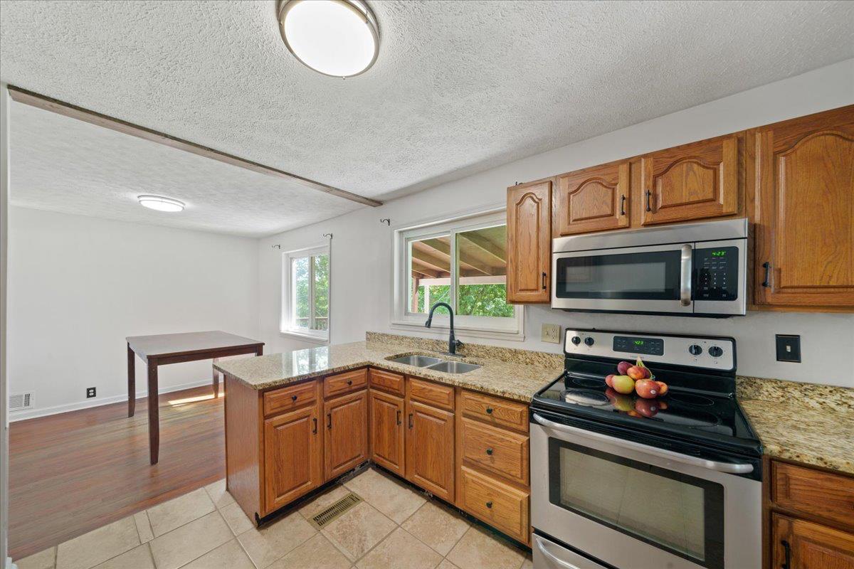 102 Hillcrest Road Aurora, IN 47001 - Photo 7 of 36 Gallery Image 7