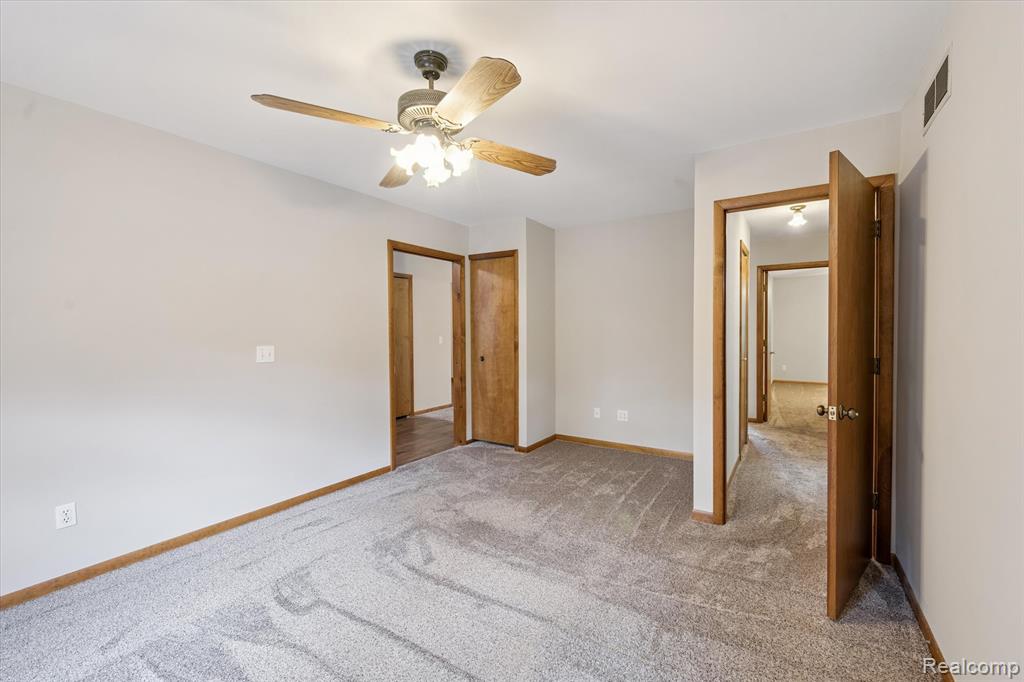 10419 Maple Road Hartland, MI 48353 - Photo 16 of 35