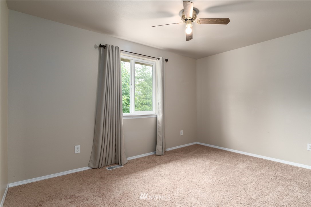415 Rohrer Loop Sedro-Woolley, WA 98284 - Photo 13 of 20