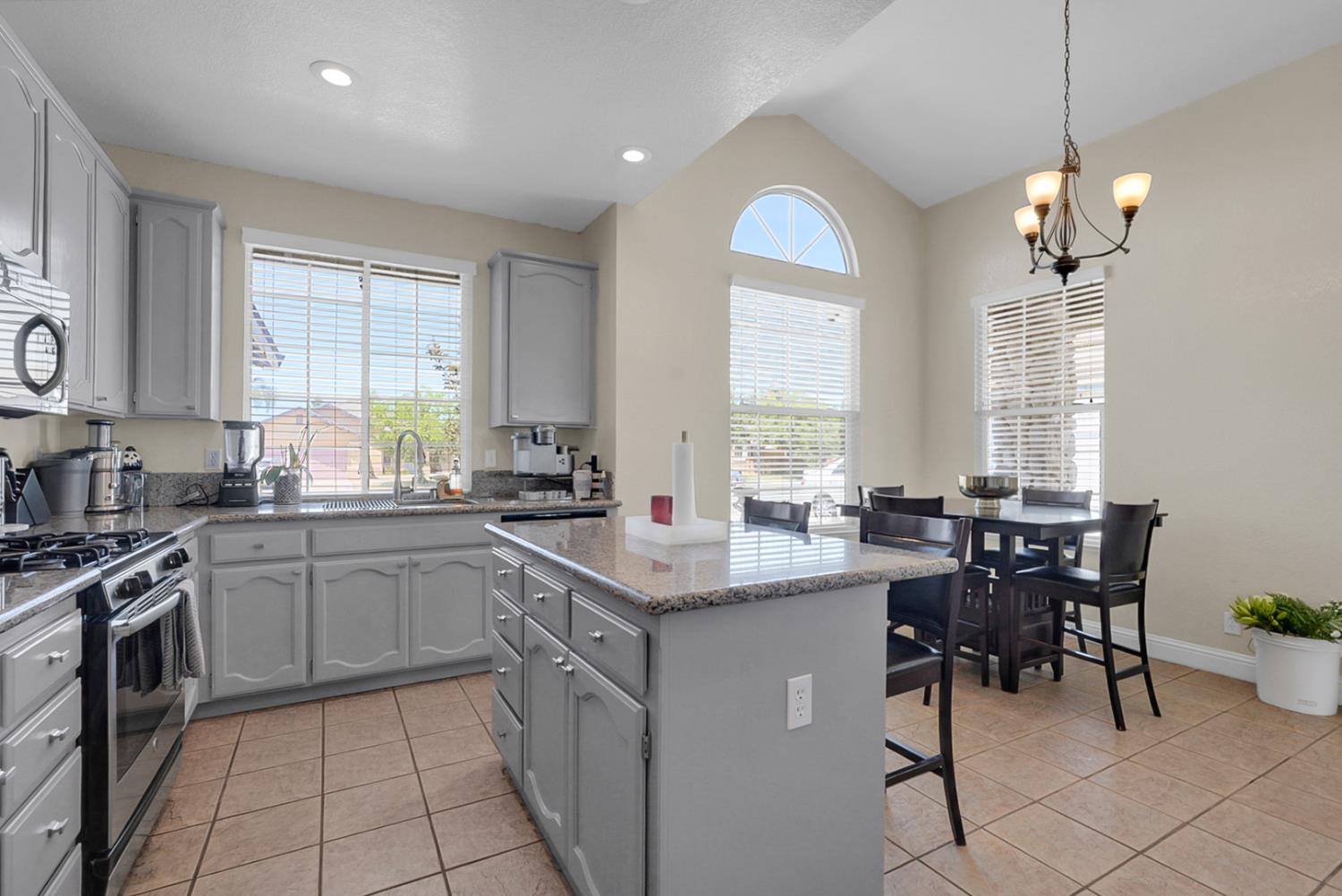 628 Mission Ridge Drive Manteca, CA 95337 - Photo 12 of 26