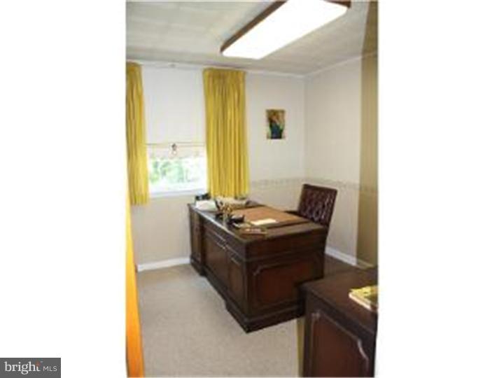 722 Hill Road Philadelphia, PA 19128 - Photo 12 of 17 Gallery Image 12