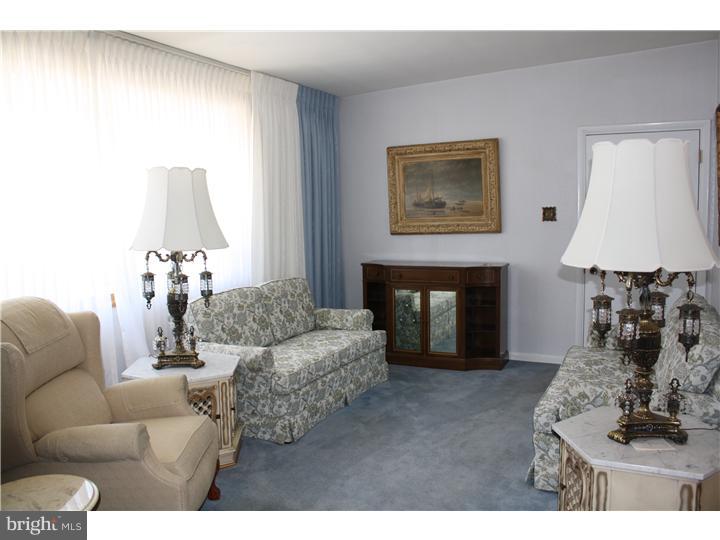 722 Hill Road Philadelphia, PA 19128 - Photo 3 of 17 Gallery Image 3