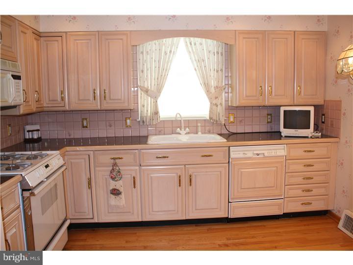 722 Hill Road Philadelphia, PA 19128 - Photo 7 of 17 Gallery Image 7