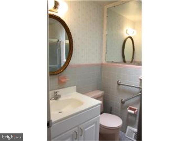 722 Hill Road Philadelphia, PA 19128 - Photo 10 of 17 Gallery Image 10