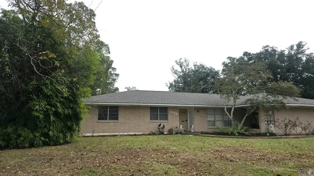 $1,800 | 1466 South Vega Drive, Baton Rouge, LA 70815