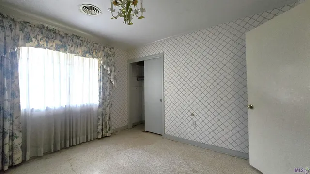 $1,800 | 1466 South Vega Drive, Baton Rouge, LA 70815