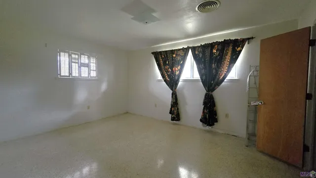 $1,800 | 1466 South Vega Drive, Baton Rouge, LA 70815