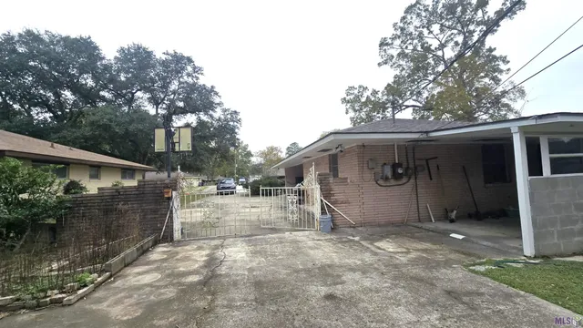 $1,800 | 1466 South Vega Drive, Baton Rouge, LA 70815