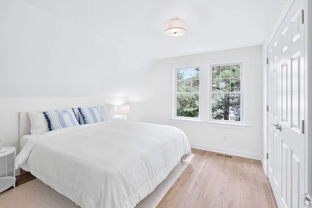 a view of yard with green space