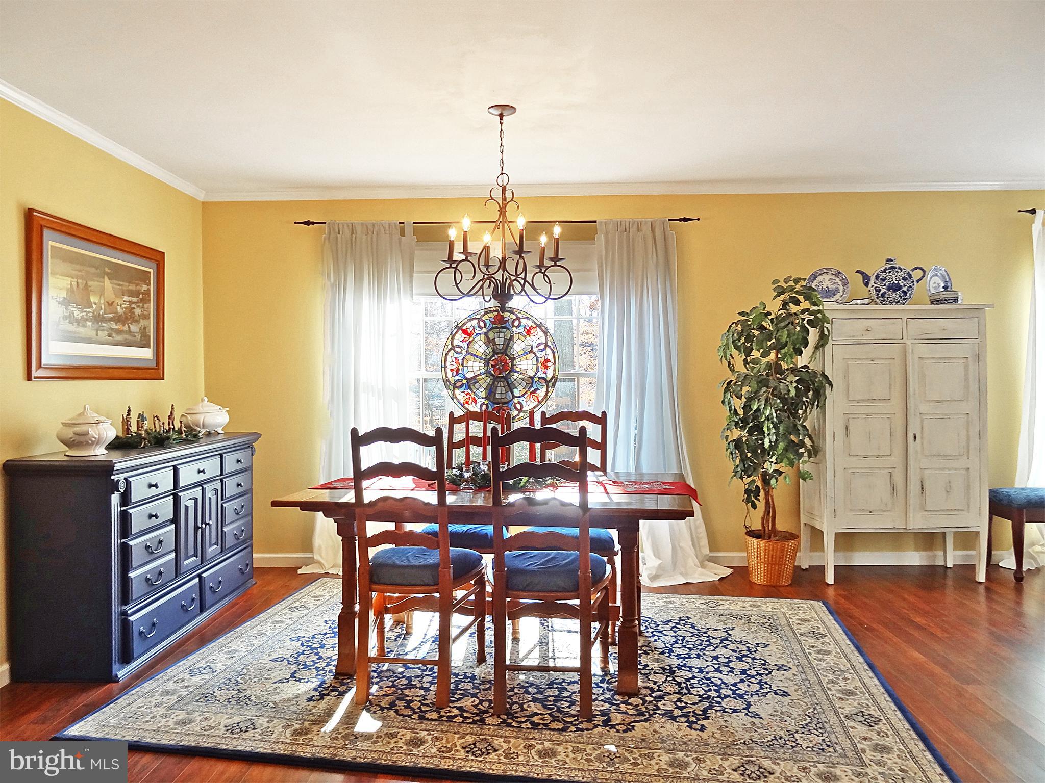 1724 Stratton Road Crofton, MD 21114 - Photo 8 of 30 OPEN DINING FOR THE ENTIRE FAMILY
