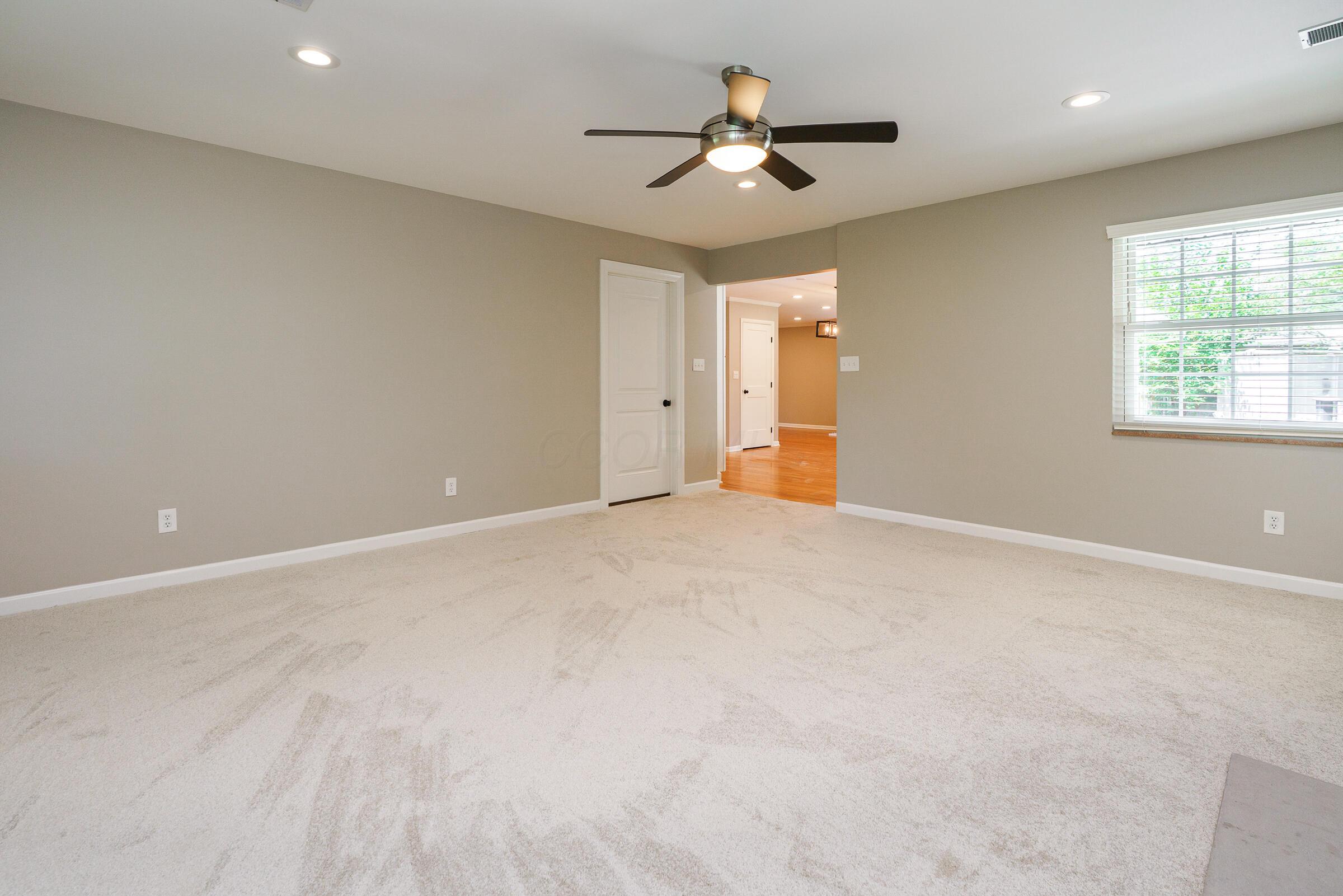 1780 Riverhill Road Columbus, OH 43221 - Photo 14 of 35 Family room