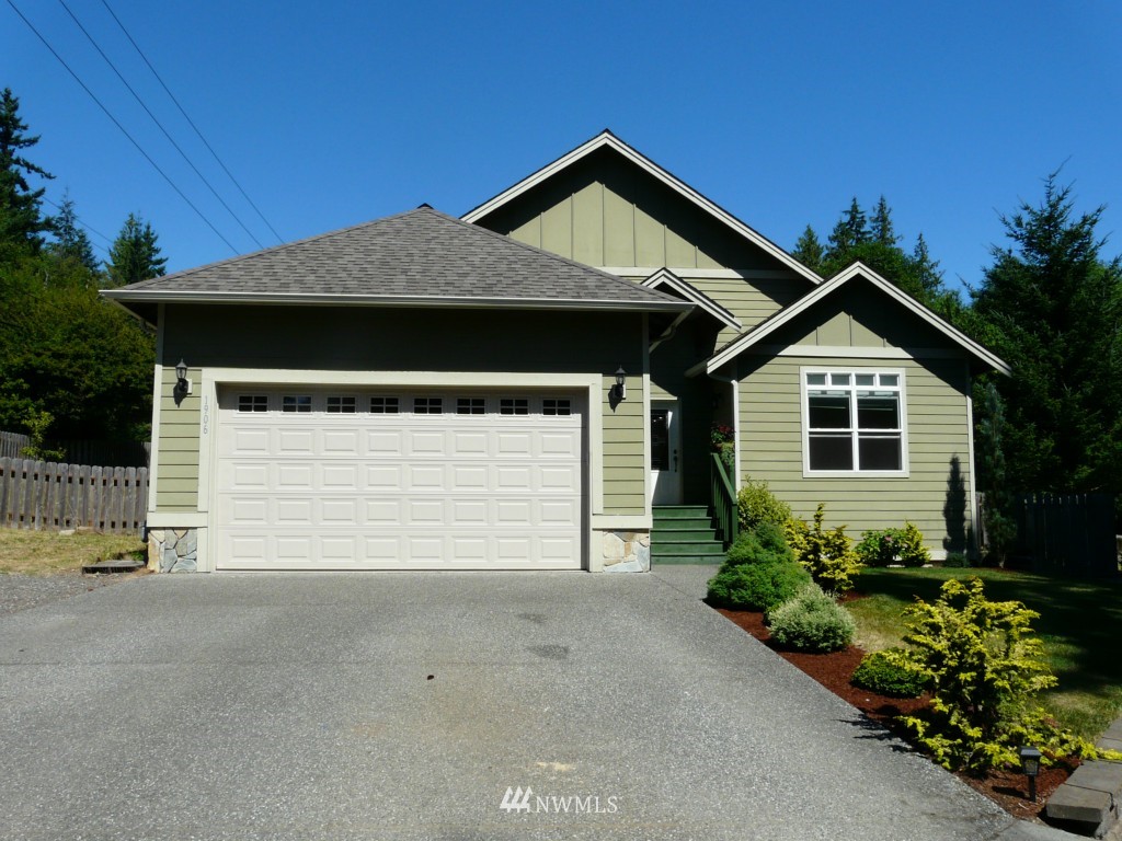 1906 Yew Street Road Bellingham, WA 98229 - Photo 1 of 14 Gallery Image 1
