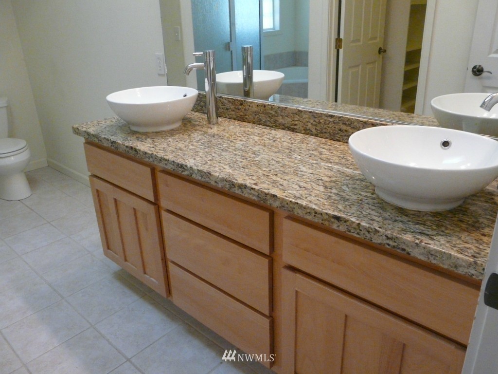 1906 Yew Street Road Bellingham, WA 98229 - Photo 11 of 14 Gallery Image 11