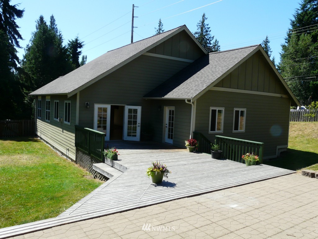 1906 Yew Street Road Bellingham, WA 98229 - Photo 3 of 14 Gallery Image 3