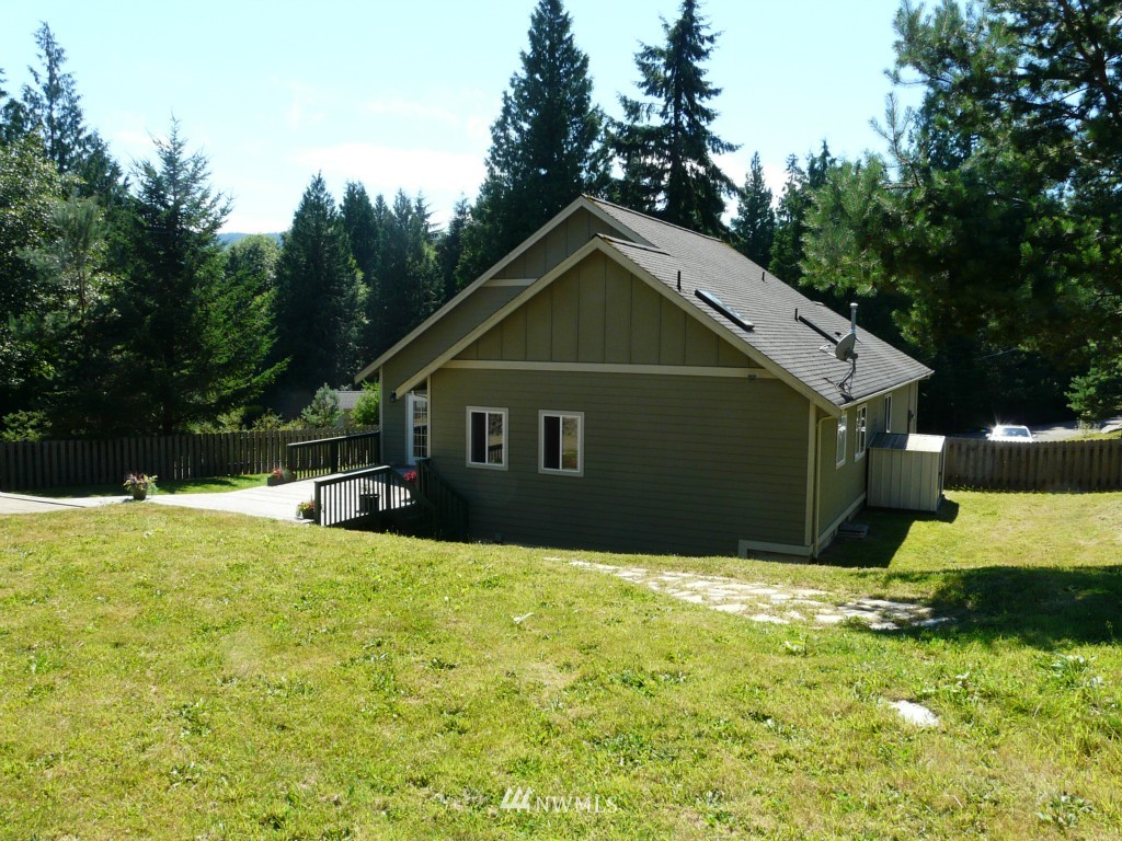 1906 Yew Street Road Bellingham, WA 98229 - Photo 4 of 14 Gallery Image 4