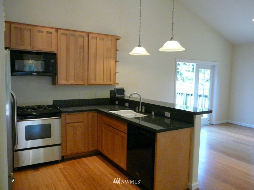 1906 Yew Street Road Bellingham, WA 98229 - Photo 5 of 14 Gallery Image 5