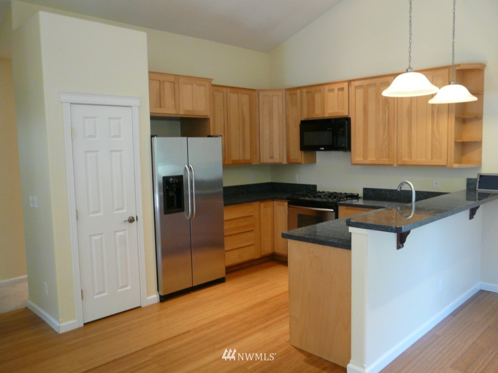 1906 Yew Street Road Bellingham, WA 98229 - Photo 6 of 14 Gallery Image 6