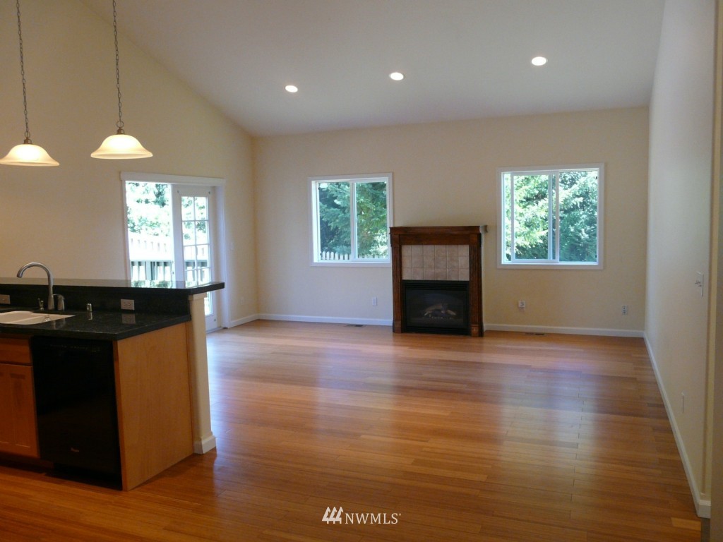 1906 Yew Street Road Bellingham, WA 98229 - Photo 7 of 14 Gallery Image 7