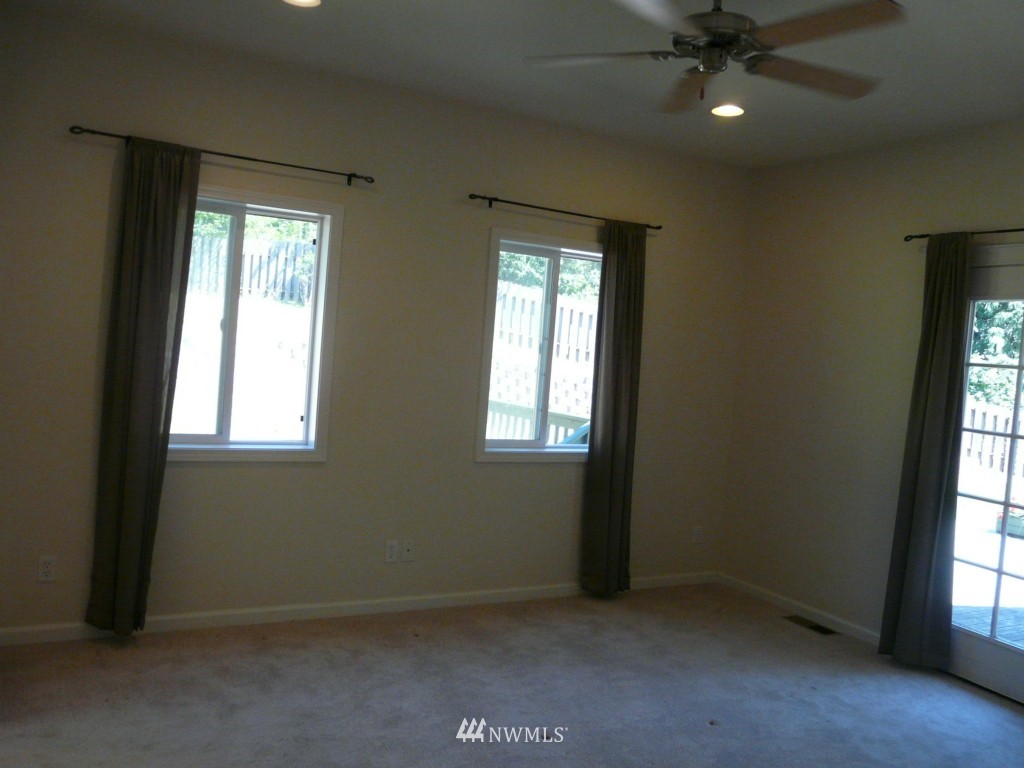 1906 Yew Street Road Bellingham, WA 98229 - Photo 9 of 14 Gallery Image 9