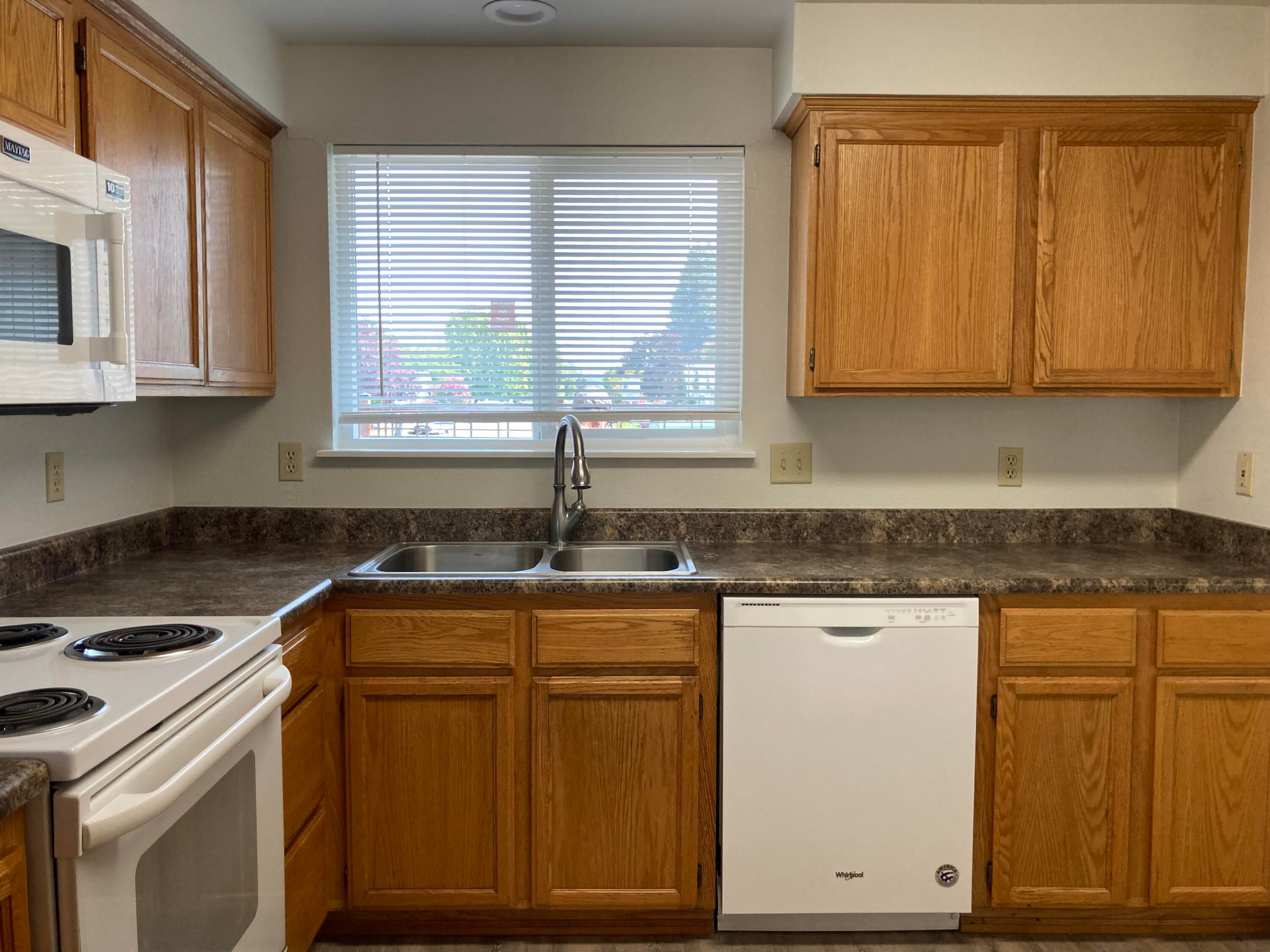 706 Southwest Larch Road Grants Pass, OR 97526 - Photo 6 of 7 IMG-0068