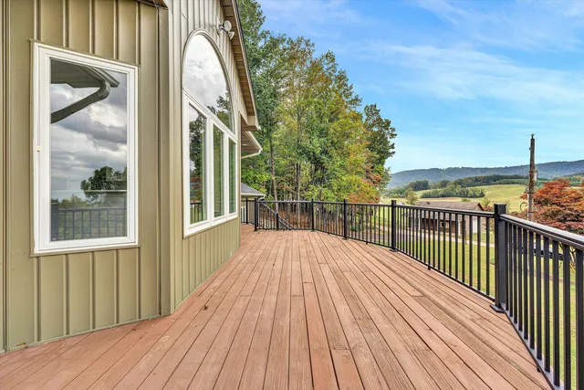 $739,950 | 40 Woods Landing Lane, Callaway, VA 24067