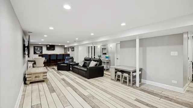 $799,000 | 7221 North Octavia Avenue, Chicago, IL 60631