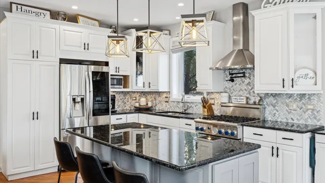 $799,000 | 7221 North Octavia Avenue, Chicago, IL 60631