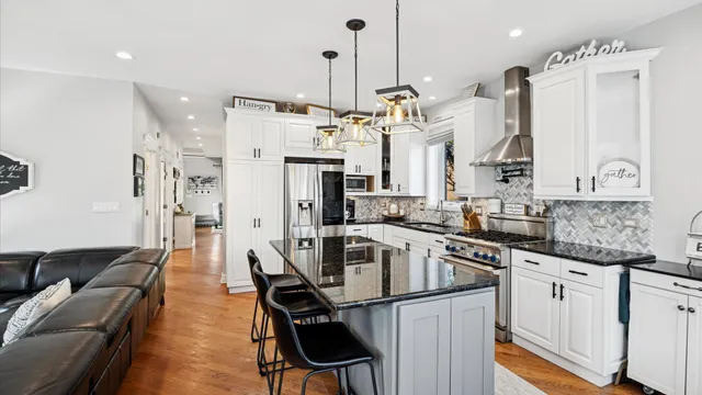 $799,000 | 7221 North Octavia Avenue, Chicago, IL 60631