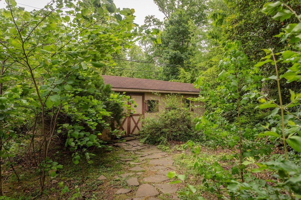 1104 Ridgewood Road Harrisonburg, VA 22801 - Photo 40 of 47