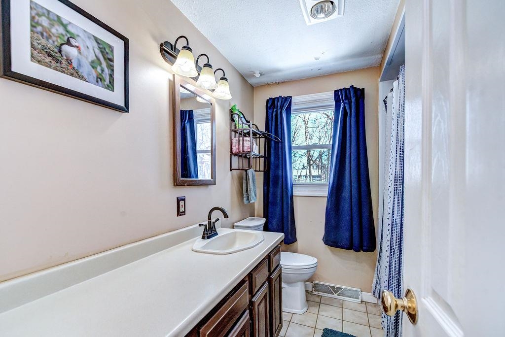 2 Natick Street Nashua, NH 03063 - Photo 16 of 39