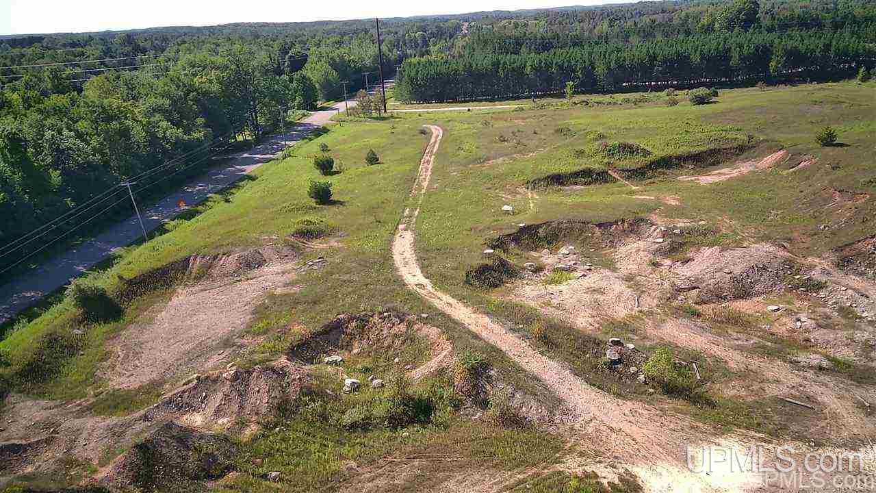 5 Rd Escanaba Mi 49829 Road, Unit 1 Escanaba, MI 49829 - Photo 2 of 23
