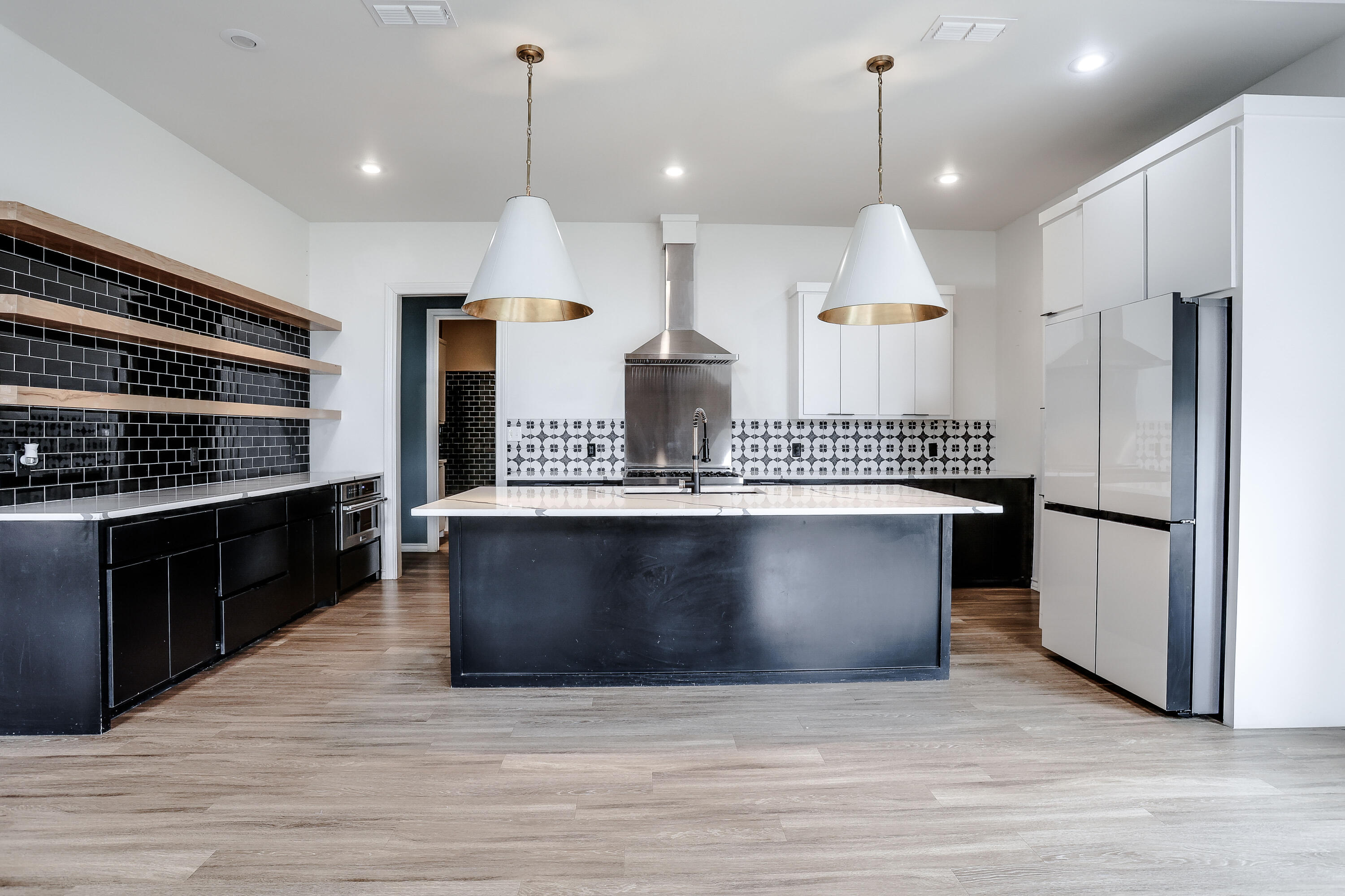 5908 112th Street Lubbock, TX 79424 - Photo 3 of 22 5908-103