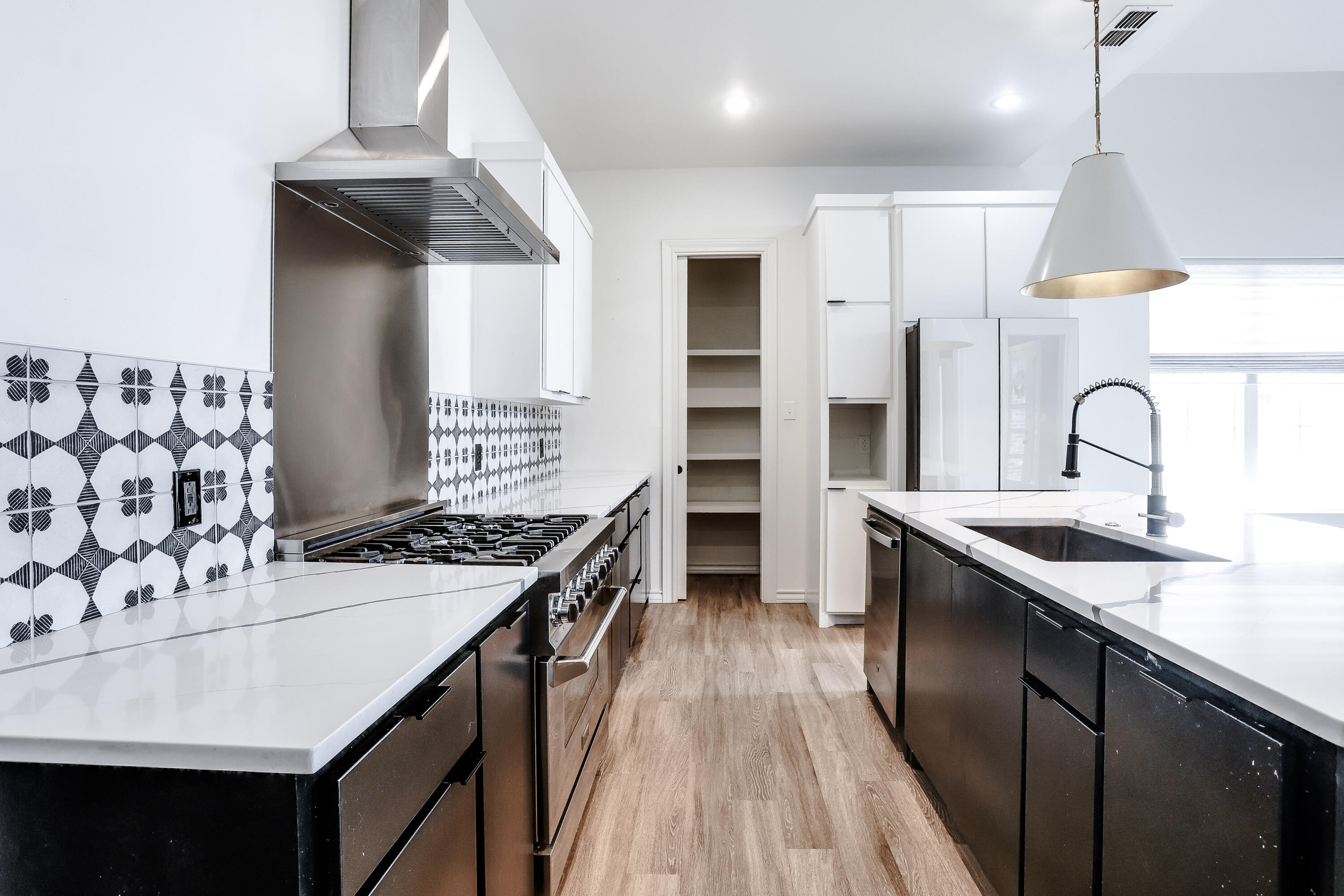 5908 112th Street Lubbock, TX 79424 - Photo 7 of 22 5908-107