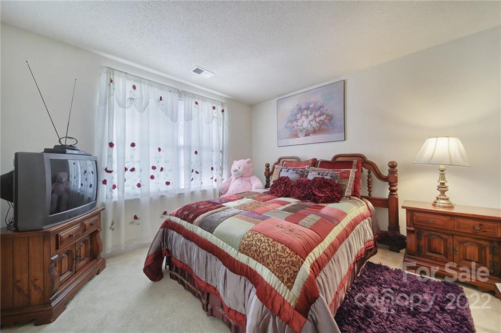 10530 Broken Branch Road Charlotte, NC 28213 - Photo 16 of 31 Gallery Image 16