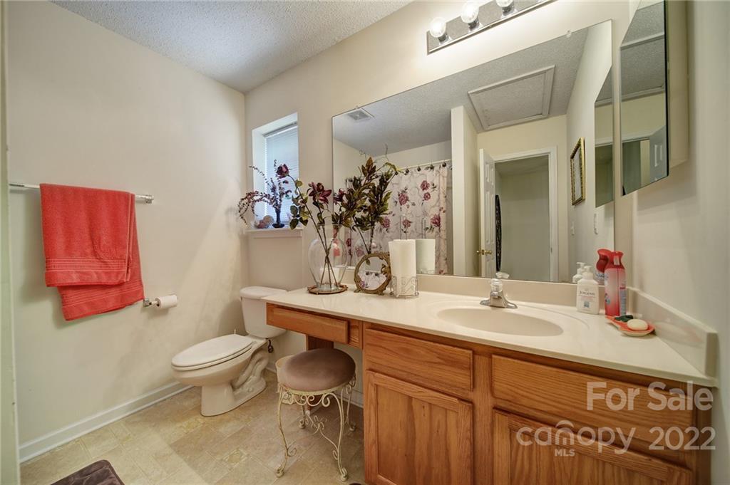 10530 Broken Branch Road Charlotte, NC 28213 - Photo 17 of 31 Gallery Image 17