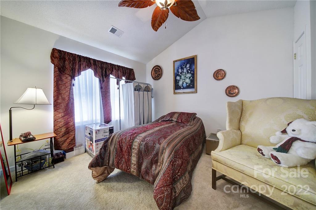 10530 Broken Branch Road Charlotte, NC 28213 - Photo 18 of 31 Gallery Image 18