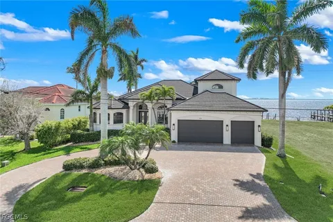 $2,350,000 | 1028 Dolphin Drive, Cape Coral, FL 33904