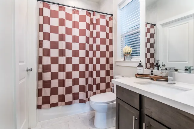 $2,495 | 4919 Avenue J, Houston, TX 77011