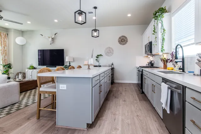 $2,495 | 4919 Avenue J, Houston, TX 77011