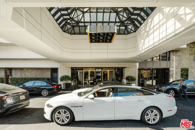 $1,759,000 | 10601 Wilshire Boulevard, Unit 303, Los Angeles, CA 90024