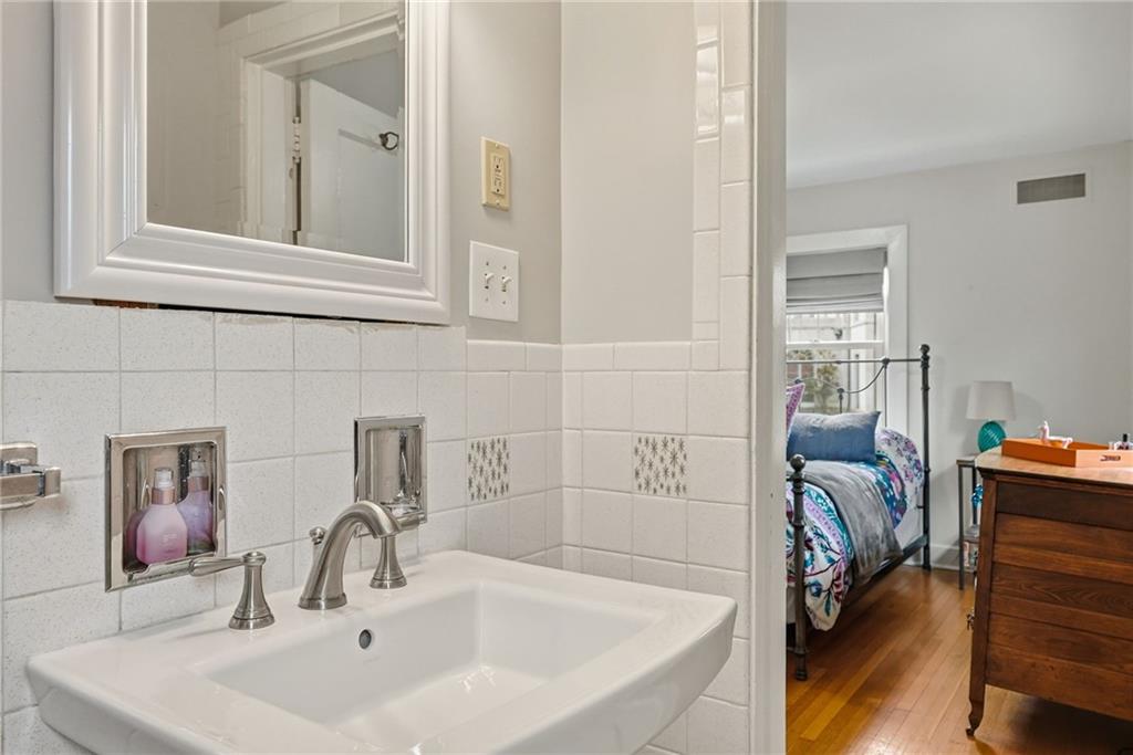 1345 Murdoch Road Pittsburgh, PA 15217 - Photo 27 of 49