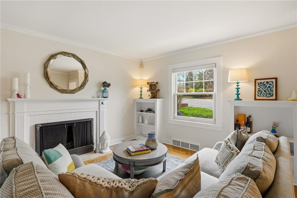 1345 Murdoch Road Pittsburgh, PA 15217 - Photo 8 of 49